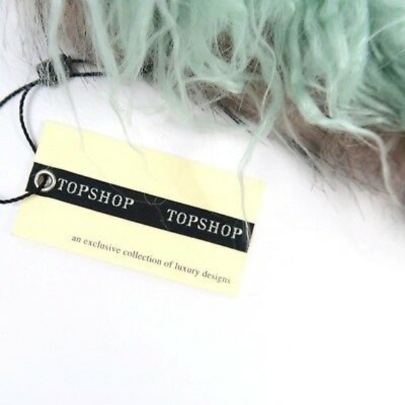 Topshop Zeus Faux Fur Swearling patchwork scarf - Picture 6 of 8